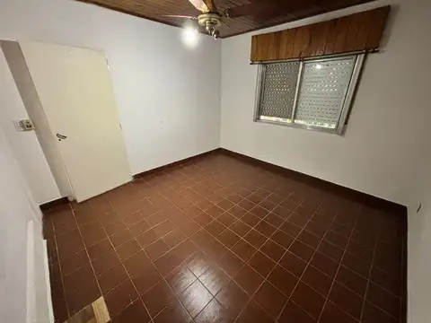 JOAQUIN V. GONZALEZ 10700, Piso 0