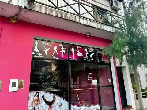 Excelente ubicación sobre Avenida, doble acceso