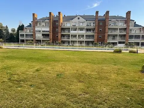 Departamento en Planta Baja con Jardín en Alquiler en Condominio Tortugas II