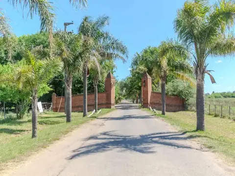 Barrio cerrado Los Ombues, Calle 1453 100