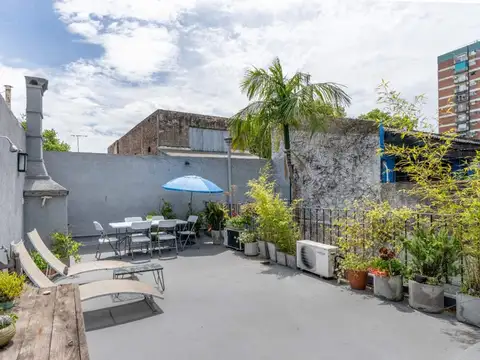 Casa 6 ambientes con 4 baños