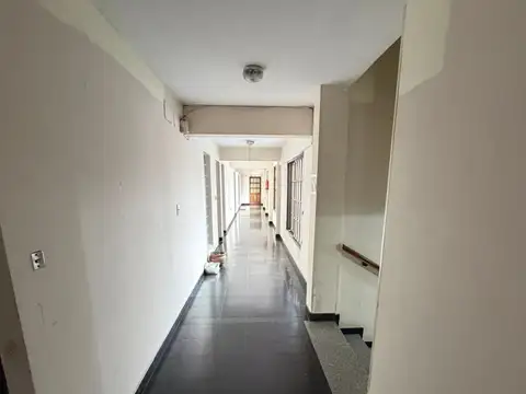 VENTA OFICINA CON COCHERA EN VARELA CENTRO