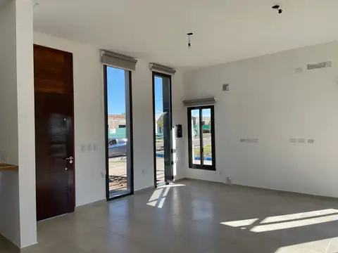 Casa en Venta en Russell, USD 165.000