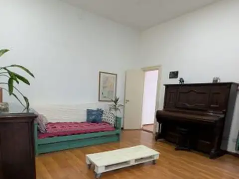 Venta | Hermosa Casa de Pasillo | Santa Fe 2268