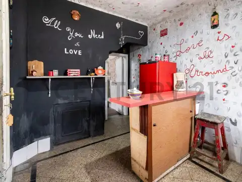 Av Remedios de Escalada de San Martin 4000, Piso 0