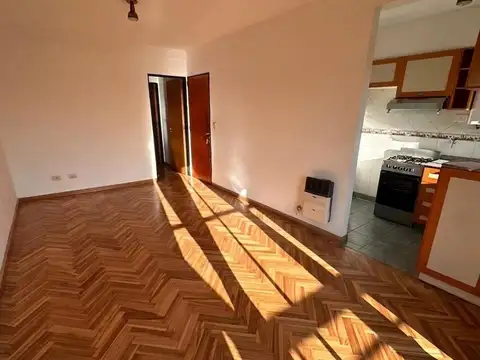 SARMIENTO 3015 - UNA HABITACION - ESPAÑA Y HOSP.