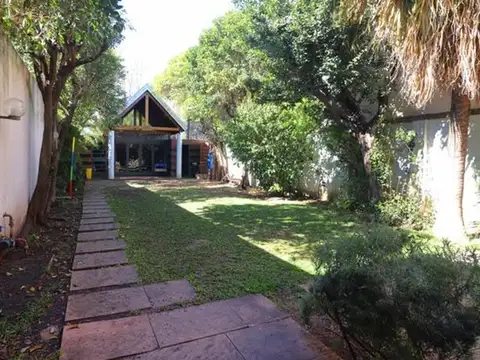 Casa 5 Amb. Dep-Serv. Quincho, Jardin Fondo y Cochera Cortin