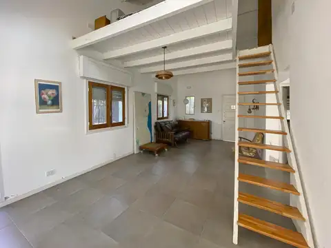 Casa de 2 dormitorios con jardín y piscina en Fisherton