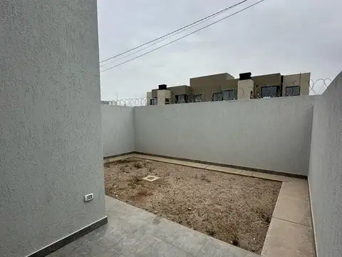 Severo del Castillo 100