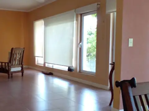 Casa en Alquiler en Altos Aires Barrio Serrano, USD 2.000