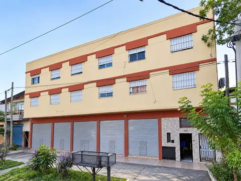 Venta – Departamento 4 ambientes al frente, 1.º piso – Apto crédito – Isidro Cas