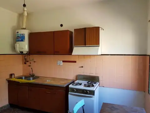 Casa 4 ambientes con 1 baño