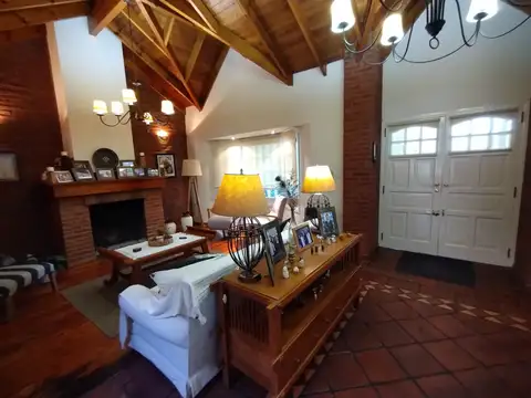 Casa 4 ambientes con 3 baños