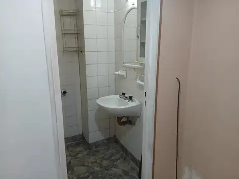 MONOAMBIENTE EN VENTA NUÑEZ CON COCINA Y PATIO