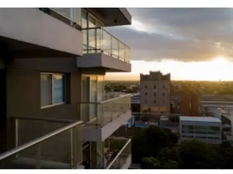 Avenida Hipólito Yrigoyen 900