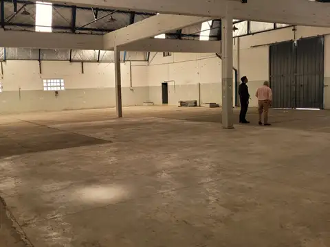 Galpon en Alquiler 40  mts Frente