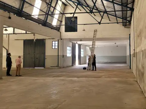 Galpon en Alquiler 30  mts Fondo