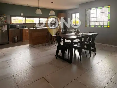 Casa en Alquiler en Berazategui, USD 2.200