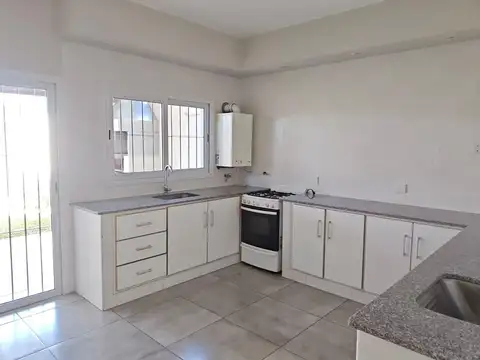 Casa en Venta en Barrio Grand Bourg, $ 1.200.000