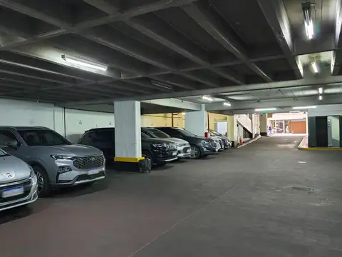 COCHERA FIJA CUBIERTA EN MARCELO T. DE ALVEAR  AL 1200 - 15 M2 VIGILANCIA LAS 24 HORAS