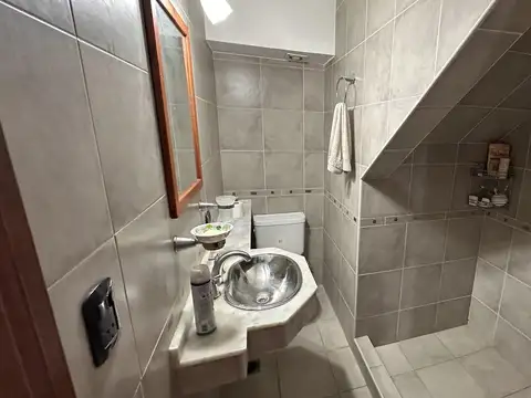 Casa 5 ambientes con 2 baños