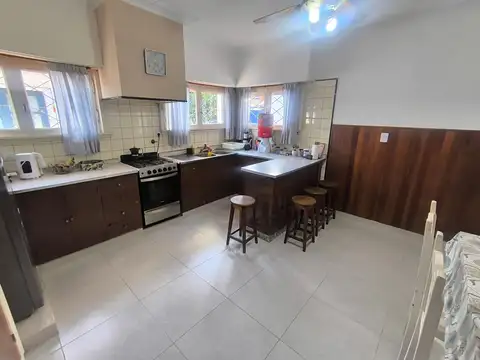 Casa en Venta 4 ambientes Quincho y Cochera