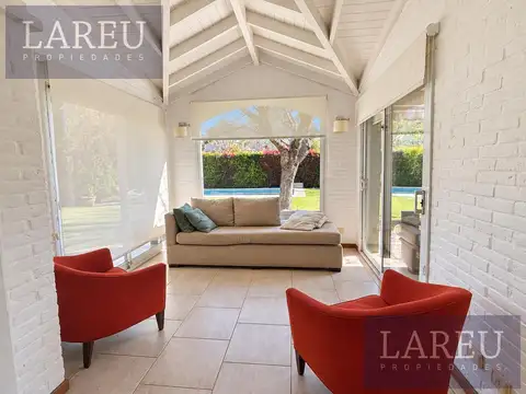 Casa en Venta con 4 cocheras