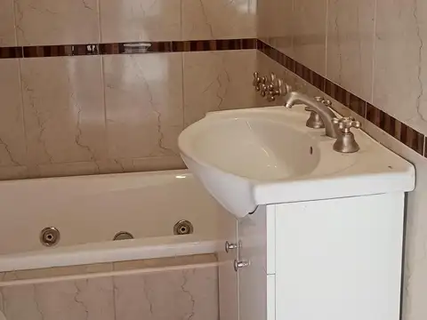 Depto Tipo Casa en Venta al Este