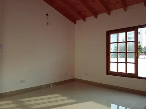 Depto Tipo Casa en Venta al Este