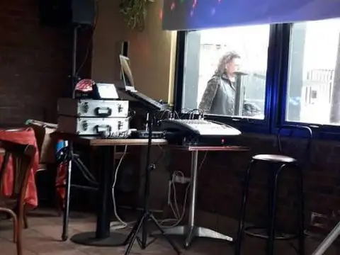 Local | Av. J. D. PerÃ³n al 2100