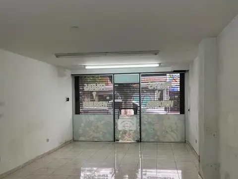Avenida Calle Real 82