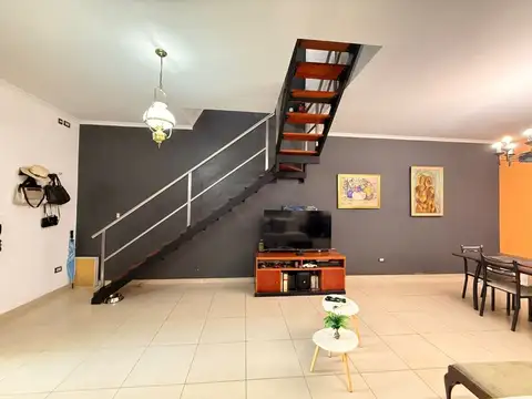 Depto Tipo Casa en Venta de 4 ambientes