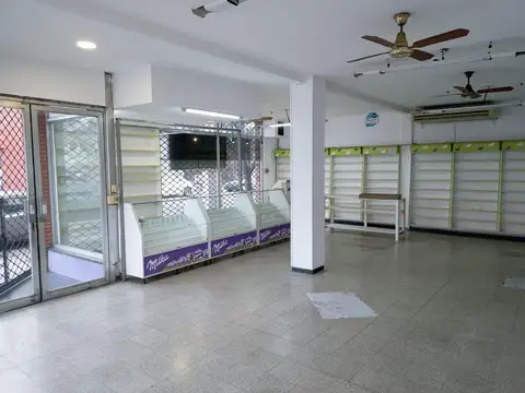 Local en Alquiler en Azcuenaga, $ 1.400.000