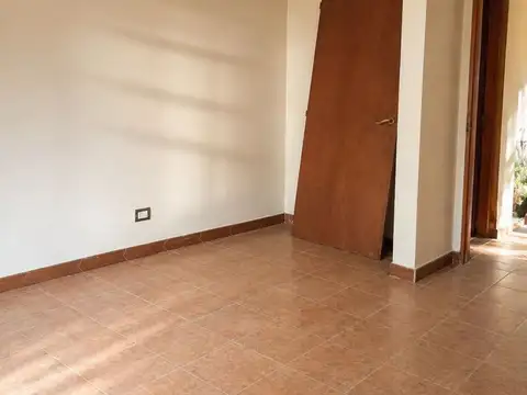 Casa en venta 4 dorm. calle 420 J. M. Gutierrez