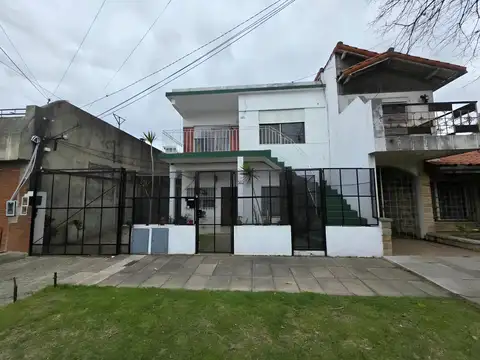 En El Palomar Departamento Tipo Casa de 3 Ambientes con Patio F: 8019