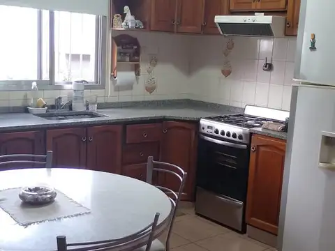 Depto Tipo Casa 4 ambientes con 3 baños