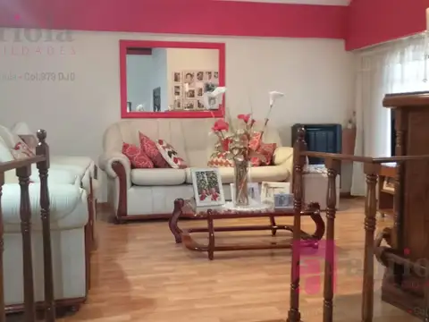 Depto Tipo Casa en Venta de 4 ambientes