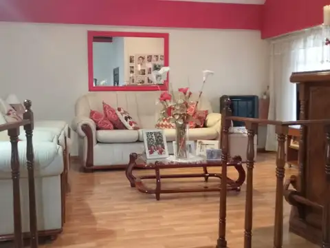 Depto Tipo Casa en Venta de 4 ambientes