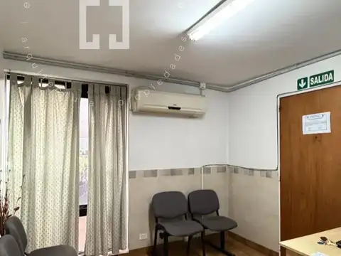 Oficina en Venta con 1 cochera