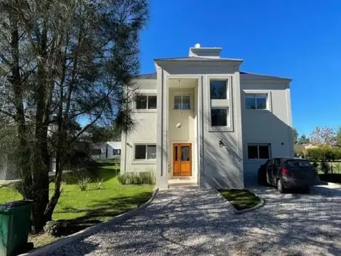 CASA EN VENTA EN BARRIO CERRADO ALTOS DE BTANDSEN