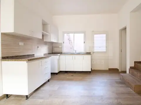 Depto Tipo Casa 4 ambientes con 2 baños