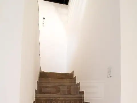 Depto Tipo Casa en Venta 5 años