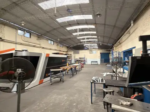 Galpon 800m2 - Rueda al 1500 | España y hospitales
