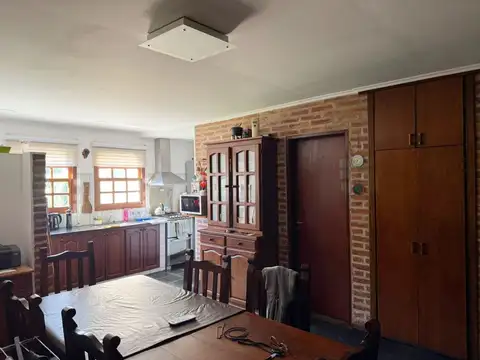 Casa 3 ambientes con 2 baños