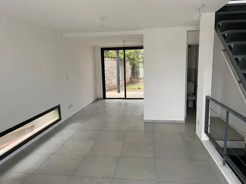 Casa 3 ambientes con 2 baños
