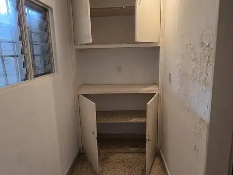 LOCAL COMERCIAL SOBRE AVENIDA BLAS PARERA APTO VARIOS DESTINOS