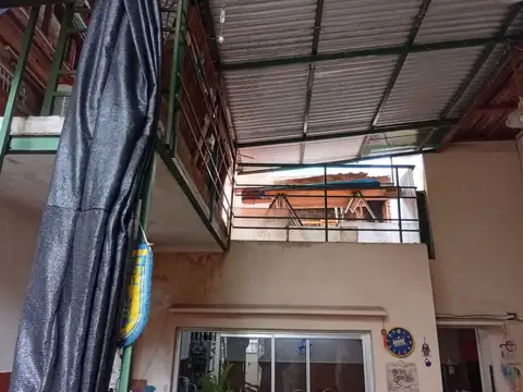 Depto Tipo Casa 4 ambientes con 2 baños