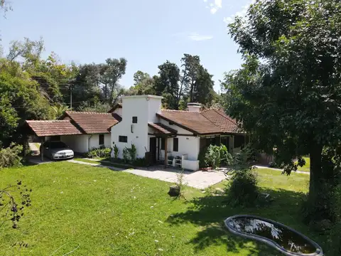 Casa en venta - 8 Dormitorios 4 Baños - La Lonja