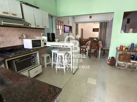 Casa interna en candioti norte de 3 dormitorios, con patio y terraza.