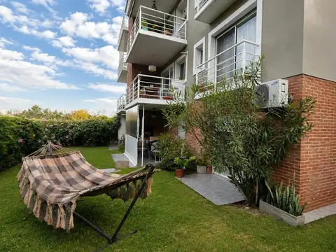 Dpto 3 Amb en PB con Gran Jardín Privado en Santa Barba